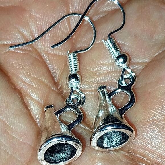 Hand crafted antique cheerleader earrings - Picture 3 of 4